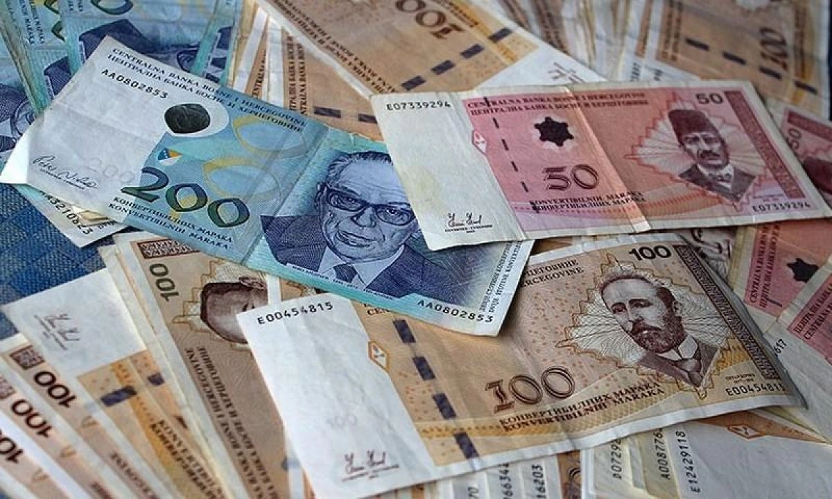 Prosječna plaća u FBiH u travnju 1.346 KM